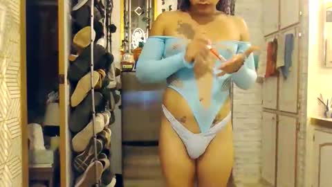 Snapshot of sexiwhiskey699 chatting on 11-09-25, 01:48 sexiwhiskey699 online show from 11-09-25, 01:48