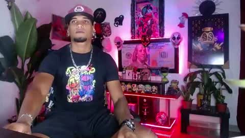 Snapshot of sexo_aharon chatting on 06-14-26, 04:47 Aharon ravelo online show from 06-14-26, 04:47