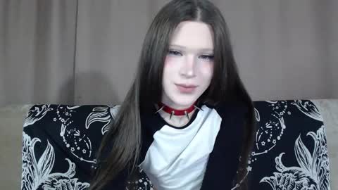 Snapshot of sexpired_princess chatting on 10-10-25, 02:32 Nextdoor Princess online show from 10-10-25, 02:32