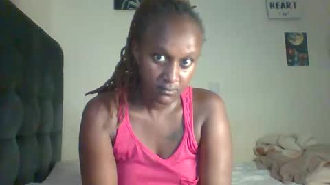 Snapshot of sexsy_sally chatting on 02-18-26, 01:01 sexsysally online show from 02-18-26, 01:01