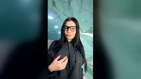 SARA    online show from 12-13-25, 07:53