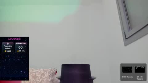 Snapshot of sexual_queen chatting on 10-22-25, 04:13 Marilyn online show from 10-22-25, 04:13