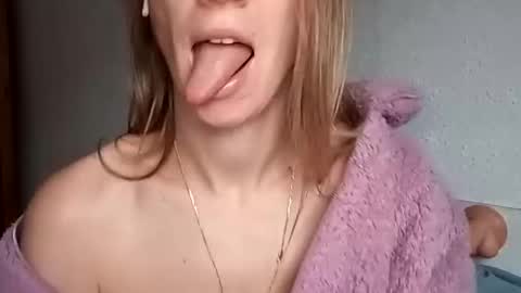 Snapshot of sexualangel chatting on 11-20-25, 07:30 Verona online show from 11-20-25, 07:30