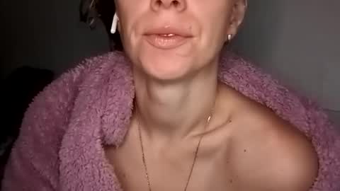 Snapshot of sexualangel chatting on 12-03-25, 07:49 Verona online show from 12-03-25, 07:49