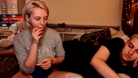 Snapshot of sexvibecouple chatting on 10-29-25, 06:42 sexvibecouple online show from 10-29-25, 06:42