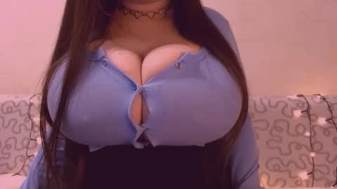 Snapshot of sexxgirlboy chatting on 12-21-25, 11:17 Julia online show from 12-21-25, 11:17