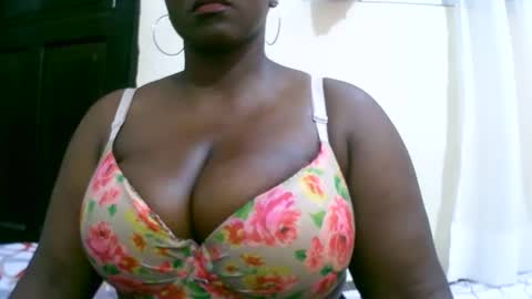 Snapshot of sexxi_ebony chatting on 09-10-25, 02:22 sexxi_ebony online show from 09-10-25, 02:22