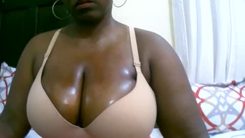 Snapshot of sexxi_ebony chatting on 10-01-25, 07:53 sexxi_ebony online show from 10-01-25, 07:53