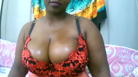 Snapshot of sexxi_ebony chatting on 11-28-25, 04:37 sexxi_ebony online show from 11-28-25, 04:37