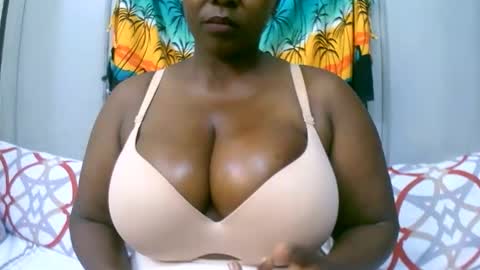 Snapshot of sexxi_ebony chatting on 12-03-25, 01:57 sexxi_ebony online show from 12-03-25, 01:57