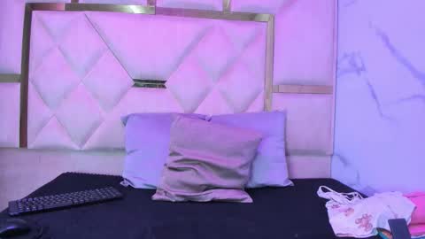 Snapshot of sexxtaty chatting on 05-25-26, 12:55 Sexxtaty online show from 05-25-26, 12:55