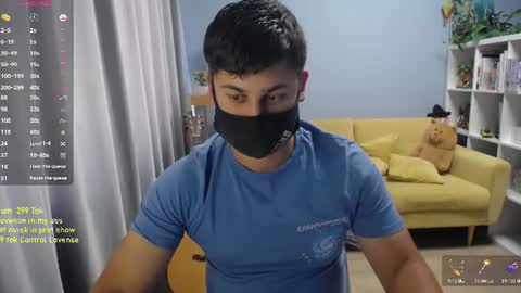 Snapshot of sexxxdickbig chatting on 07-18-26, 11:47 Tommy online show from 07-18-26, 11:47