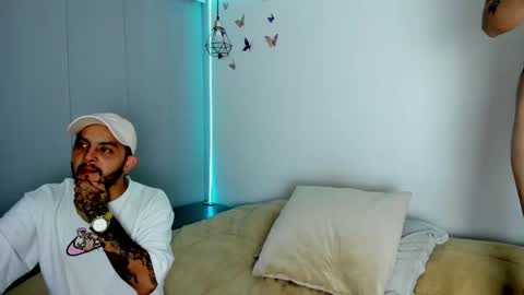 David y Sammy online show from 02-26-25, 03:32