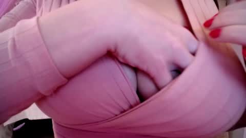 Snapshot of sexxxyprincess chatting on 02-16-25, 05:37 Princess online show from 02-16-25, 05:37