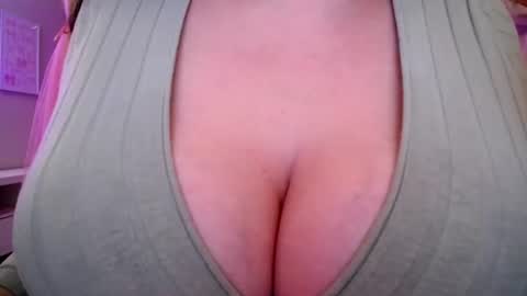 Snapshot of sexxxyprincess chatting on 06-20-26, 02:58 Princess online show from 06-20-26, 02:58