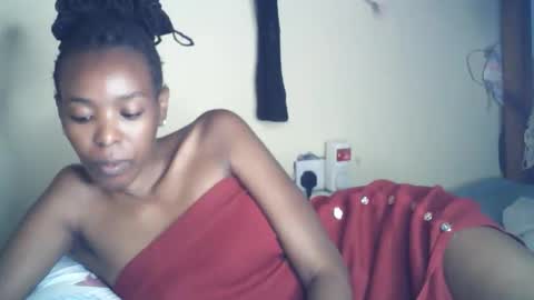 sexxy_curvy23 online show from 05-05-26, 05:15