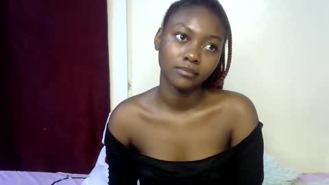 Snapshot of sexxy_divaa chatting on 02-21-26, 06:36 vicky online show from 02-21-26, 06:36