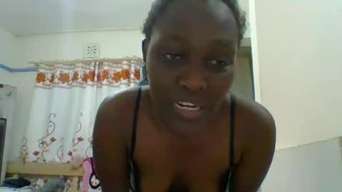 Snapshot of sexxy_kendrah chatting on 10-19-25, 06:19 lorna online show from 10-19-25, 06:19