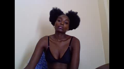 Snapshot of sexxy_liney chatting on 02-25-25, 10:29 sexxy_liney online show from 02-25-25, 10:29
