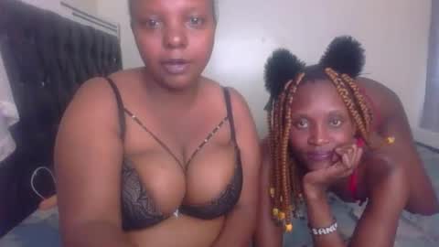 Snapshot of sexxy_surphire chatting on 09-26-25, 06:17 Sexxy surphire online show from 09-26-25, 06:17