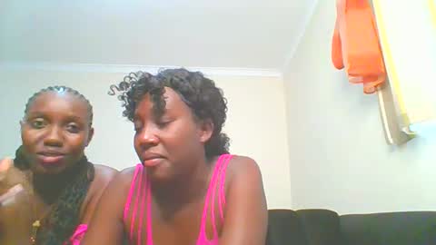 Snapshot of sexxy_thick_ebony chatting on 09-28-25, 07:14 Sweet doll online show from 09-28-25, 07:14
