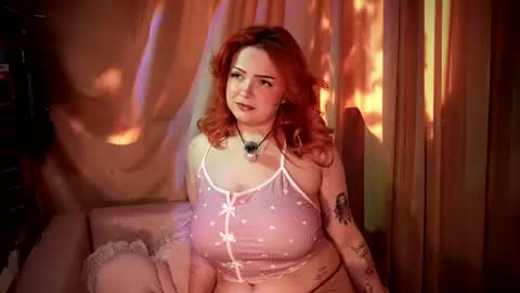Snapshot of sexxy_vixen chatting on 06-17-26, 01:12 Lexy online show from 06-17-26, 01:12
