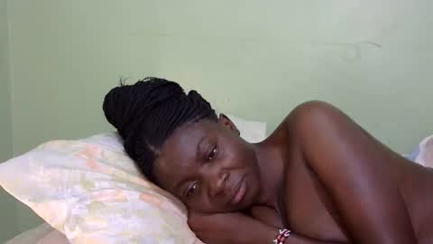 Snapshot of sexxymelanin73 chatting on 11-05-25, 01:05 Sexy Boobs online show from 11-05-25, 01:05