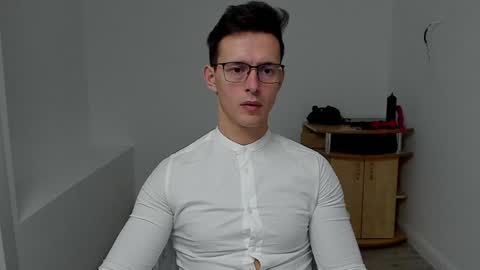 Snapshot of sexxymuscles4u chatting on 12-12-24, 06:57 Sexxymuscles4U online show from 12-12-24, 06:57