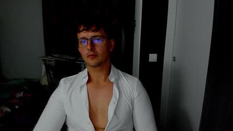 Snapshot of sexxymuscles4u chatting on 10-08-25, 12:14 Sexxymuscles4U online show from 10-08-25, 12:14