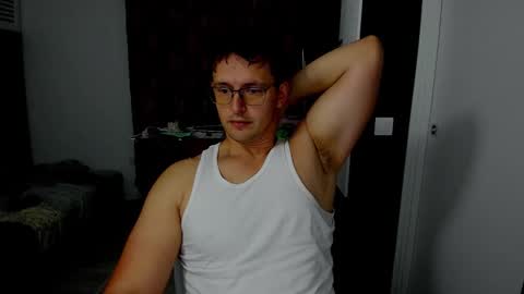 Snapshot of sexxymuscles4u chatting on 10-13-25, 08:47 Sexxymuscles4U online show from 10-13-25, 08:47