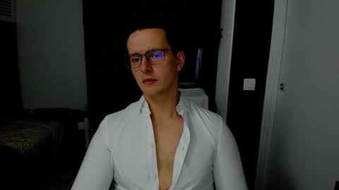 Snapshot of sexxymuscles4u chatting on 11-18-25, 10:31 Sexxymuscles4U online show from 11-18-25, 10:31