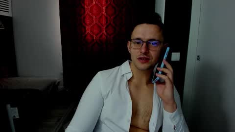 Snapshot of sexxymuscles4u chatting on 12-15-25, 07:56 Sexxymuscles4U online show from 12-15-25, 07:56