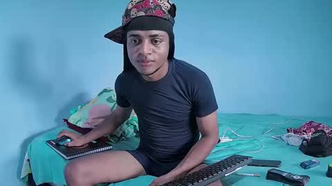 Snapshot of sexy_0boy chatting on 02-20-26, 07:25 Sebastian online show from 02-20-26, 07:25