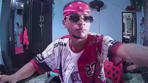 Snapshot of sexy_0boy chatting on 03-08-26, 07:17 Sebastian online show from 03-08-26, 07:17