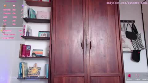 Snapshot of sexy__emma chatting on 12-23-24, 07:41 sexy__emma online show from 12-23-24, 07:41