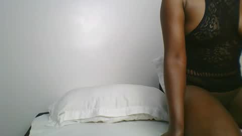 Snapshot of sexy__lips chatting on 02-07-25, 05:31 Tina online show from 02-07-25, 05:31