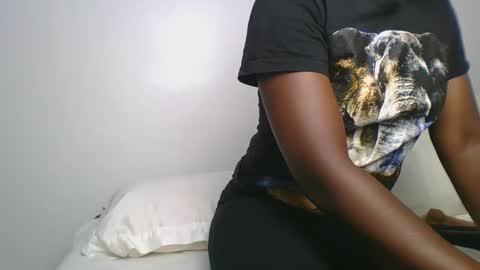 Snapshot of sexy__lips chatting on 03-02-25, 05:47 Tina online show from 03-02-25, 05:47