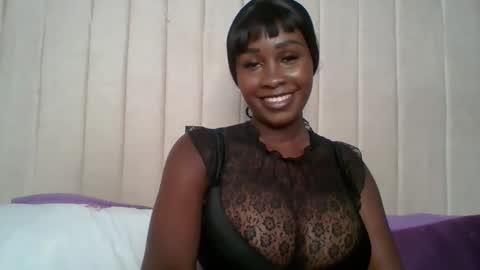 Snapshot of sexy_ari2 chatting on 12-22-25, 06:32 sexy_ari2 online show from 12-22-25, 06:32