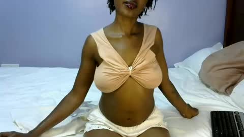 Snapshot of sexy_b7 chatting on 07-28-26, 07:39 kiki online show from 07-28-26, 07:39
