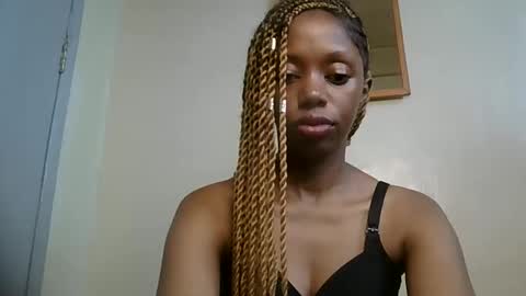 sexy_banny4 online show from 04-13-26, 12:54