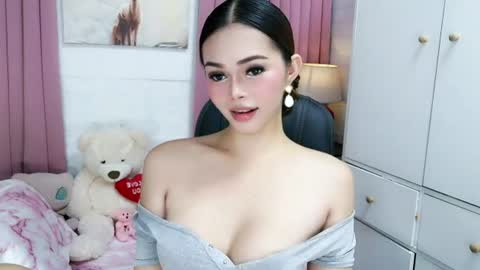 Snapshot of sexy_blairxx chatting on 07-18-26, 12:48 blair online show from 07-18-26, 12:48