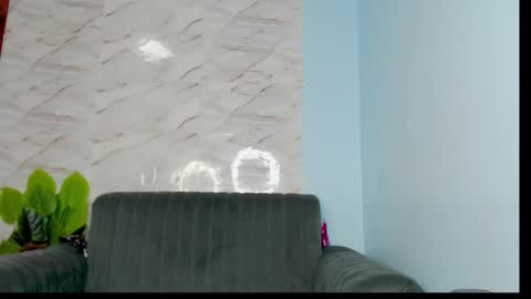 Snapshot of sexy_blonde2 chatting on 09-10-25, 10:04 tina online show from 09-10-25, 10:04