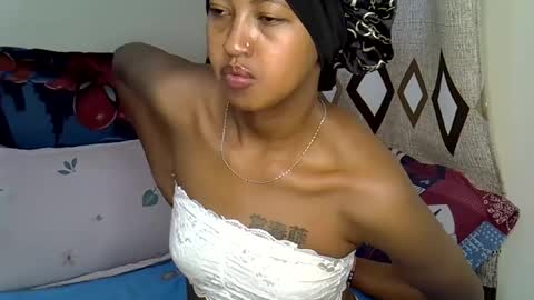 Snapshot of sexy_bluegirl chatting on 02-02-25, 04:15 sexy_bluegirl online show from 02-02-25, 04:15