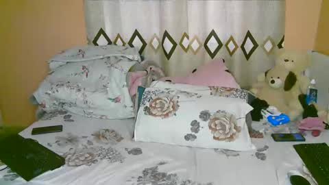 Snapshot of sexy_bluegirl chatting on 10-13-25, 01:22 sexy_bluegirl online show from 10-13-25, 01:22
