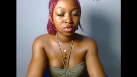 Snapshot of sexy_bluey247 chatting on 11-12-25, 07:09 sexy_bluey247 online show from 11-12-25, 07:09