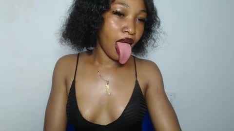 Snapshot of sexy_bluey247 chatting on 04-05-26, 06:32 sexy_bluey247 online show from 04-05-26, 06:32
