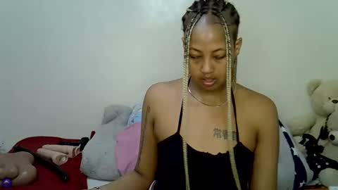 sexy_bubbie01 online show from 04-28-26, 12:32