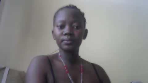 Snapshot of sexy_cardi chatting on 04-01-26, 10:05 Linda online show from 04-01-26, 10:05