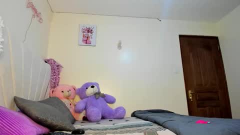 Snapshot of sexy_celena chatting on 09-25-25, 07:39 Celena Selena online show from 09-25-25, 07:39