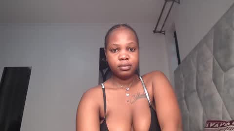 Snapshot of sexy_chocolata chatting on 02-13-25, 04:17 chocolata online show from 02-13-25, 04:17